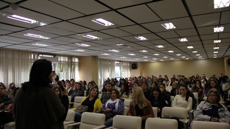 Participantes debatem estratégias para reduzir casos de morte autoprovocada